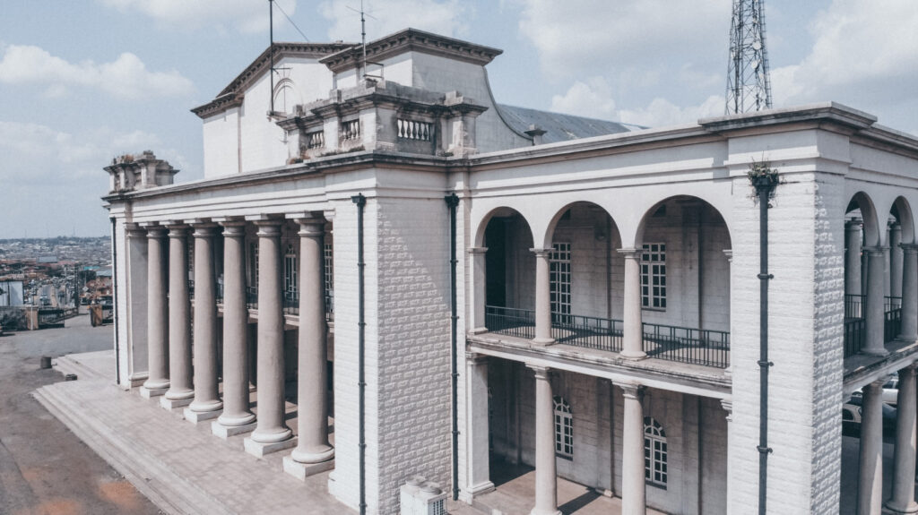 This image shows a colonial building in Ibadan, Oyo state, Nigeria called Mapo Hall. It shows how the building has elements of classical architecture.